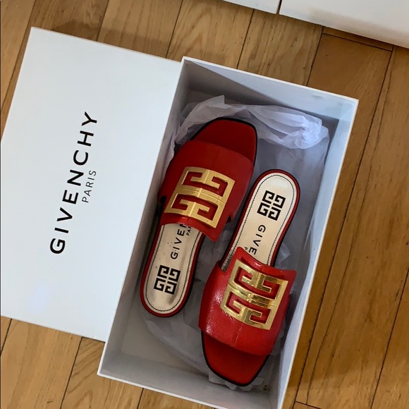 Givenchy 4G Leather Sandals in Grained Leather - Picture 5 of 5